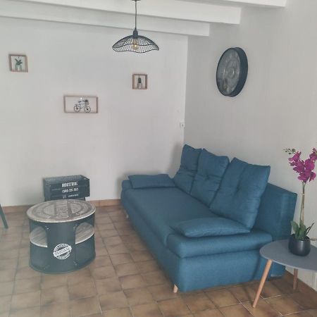 Jolie Petite Maison Dans Village Fortifie Brigueuil Dış mekan fotoğraf
