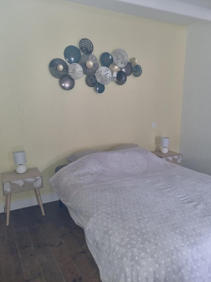 Jolie Petite Maison Dans Village Fortifie Brigueuil Dış mekan fotoğraf